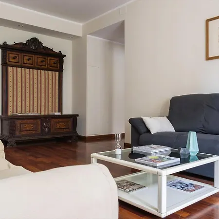 Daire Homeathotel Reina *